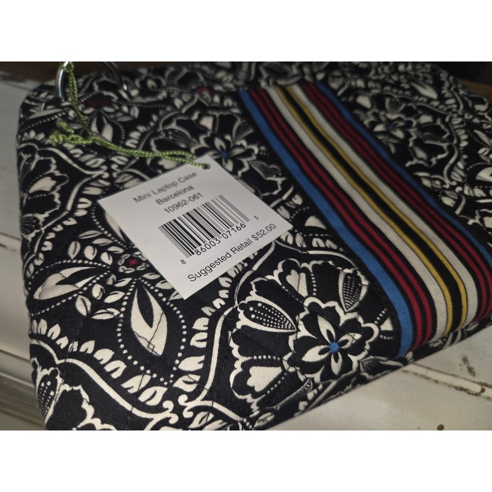 VERA BRADLEY Mini Laptop/Tablet/Book Case - Picture 3 of 6